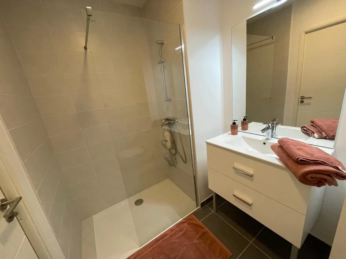 Cannes, Appartement Avec Parking+Terrasse, Croisette A Pied! 0*, Cannes France
