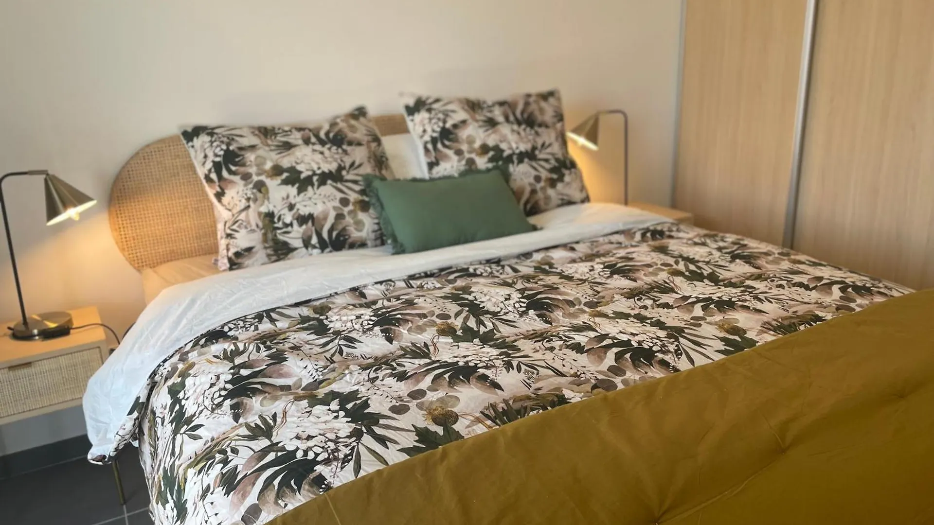 Apartment Cannes, Appartement Avec Parking+Terrasse, Croisette A Pied! France