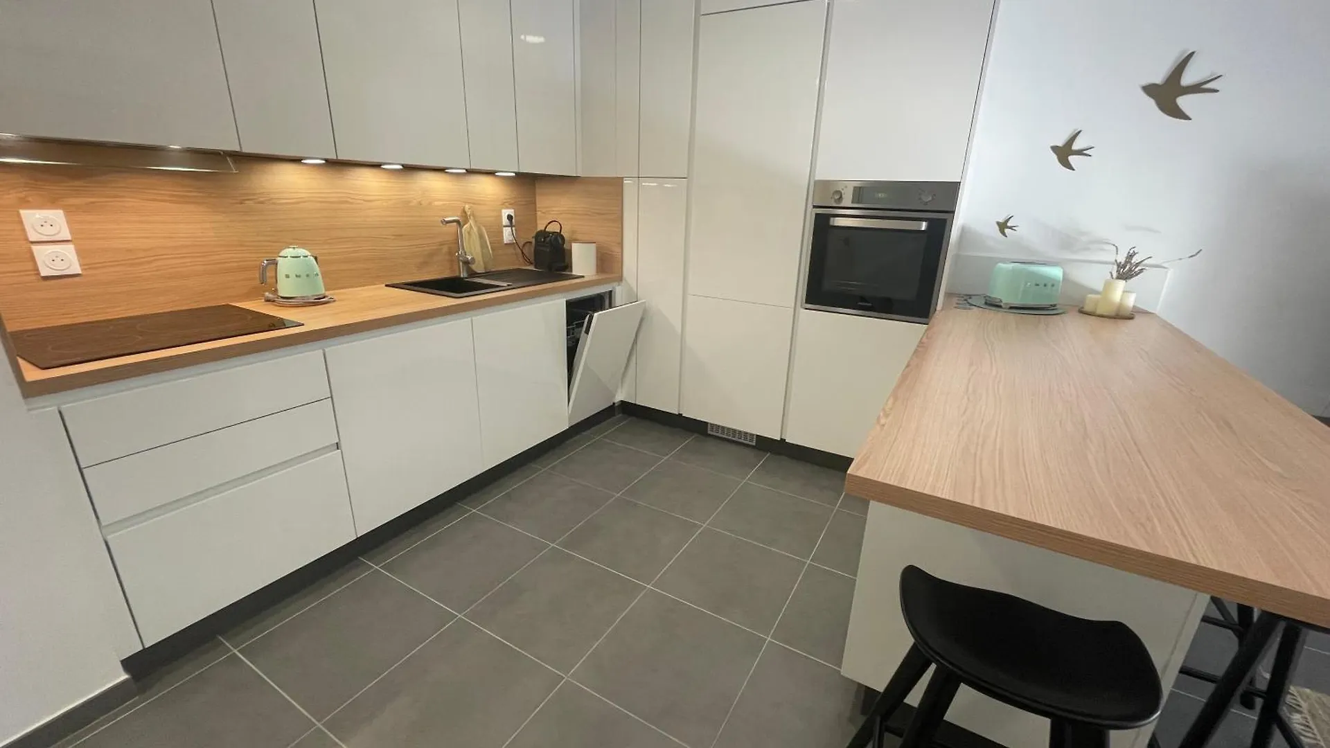 Cannes, Appartement Avec Parking+Terrasse, Croisette A Pied!