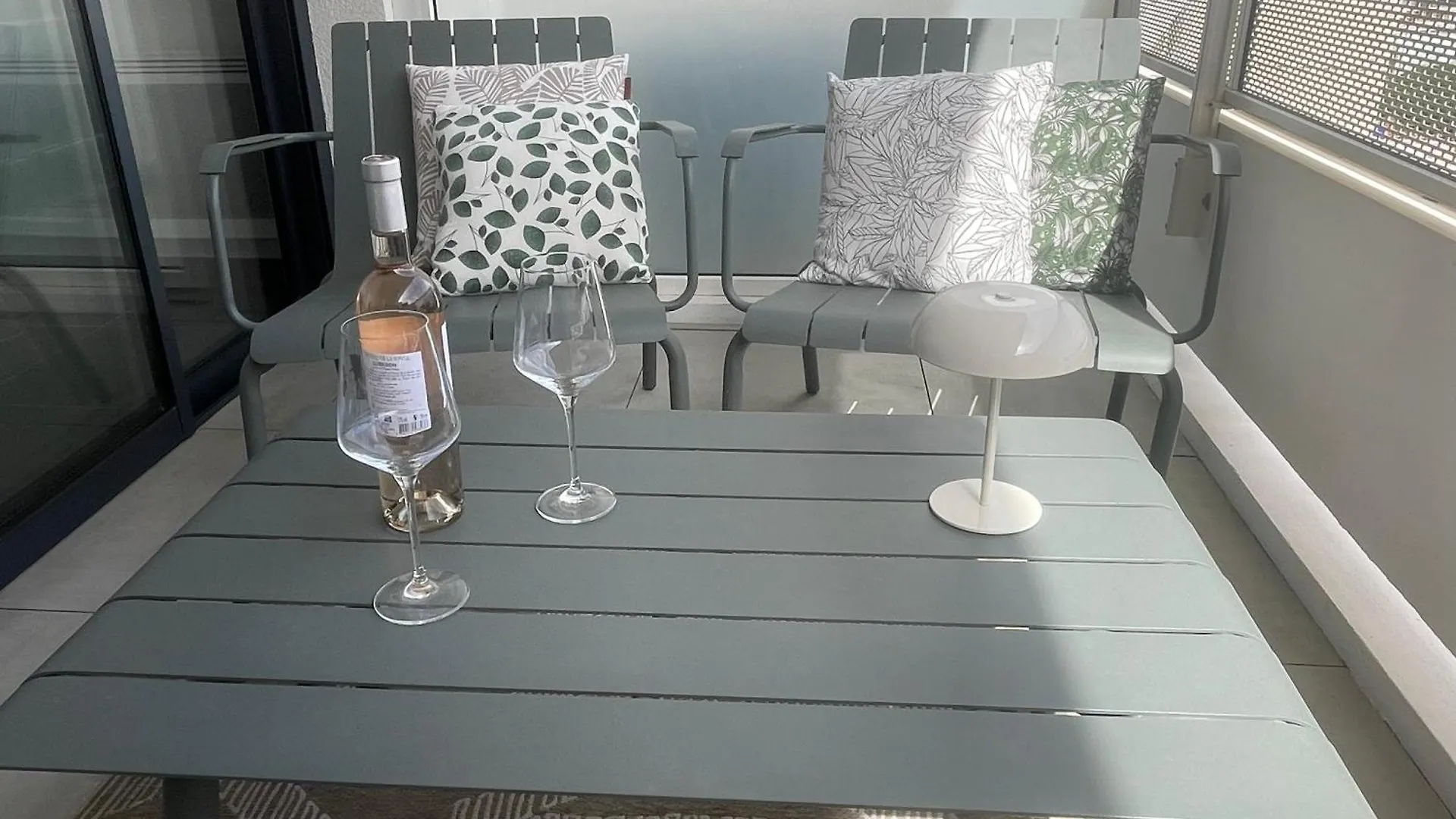Cannes, Appartement Avec Parking+Terrasse, Croisette A Pied! Frankrike